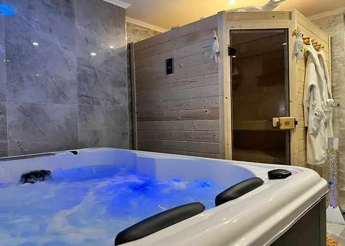 Maison Privative Spa Jacuzzi Sauna Salle De Jeux