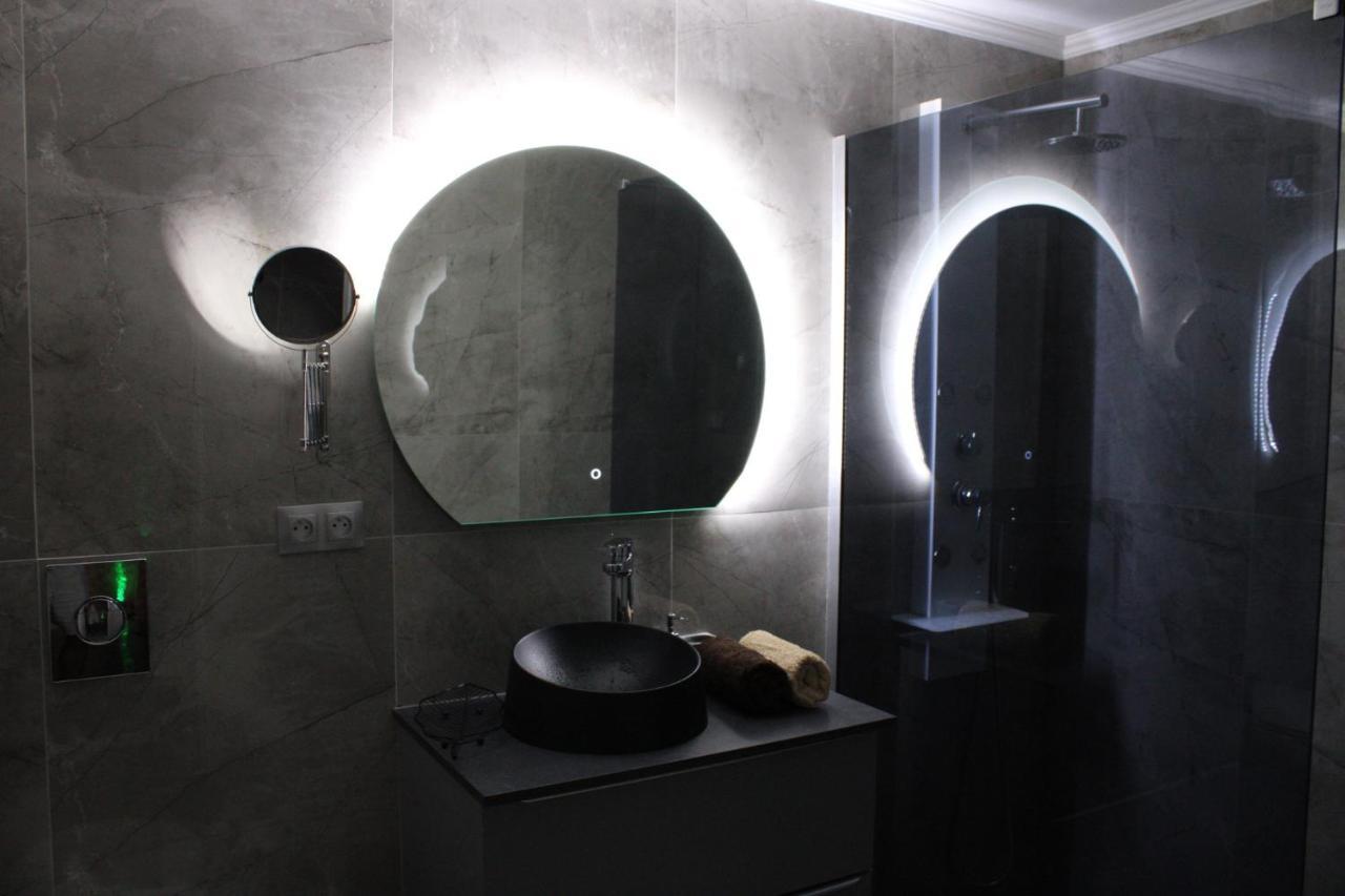Maison Privative Jacuzzi Sauna Salle De Jeux Holiday home *