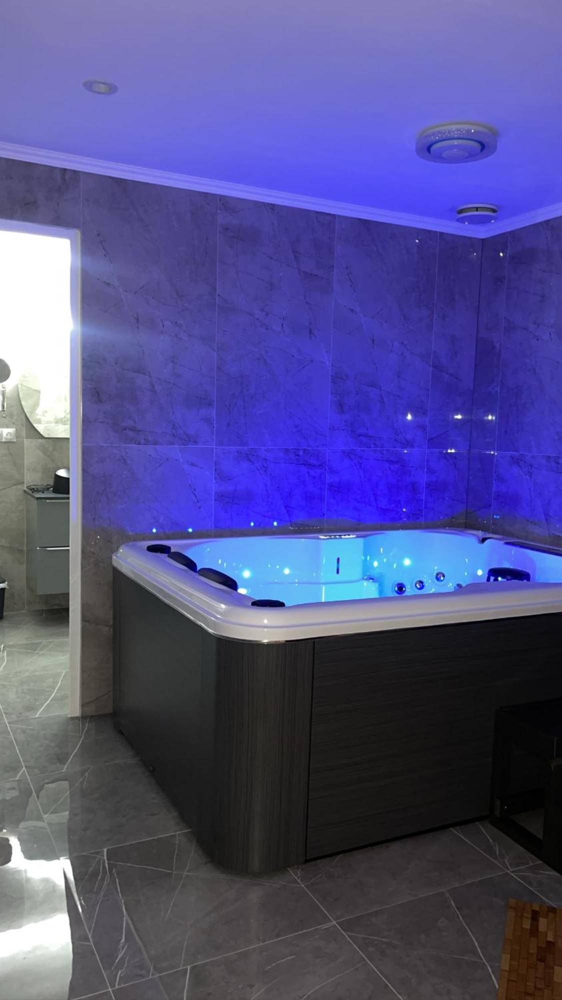 Maison Privative Jacuzzi Sauna Salle De Jeux Weitbruch